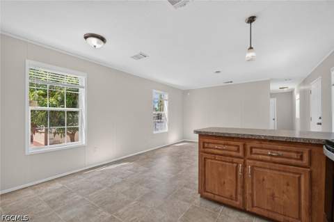 3762 Unique Cir, Fort Myers FL - photo 10 of 38