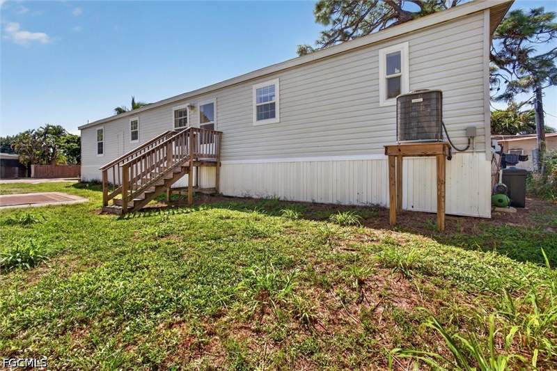 3 bedroom ManufacturedHome at 3762 Unique Cir, San Carlos Park, Fort Myers — photo 3