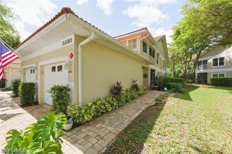 3 bedroom Condominium at 5330 Andover Dr 202, Cypress Pointe At Carlton Lakes, Naples — photo 1