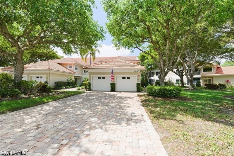 3 bedroom Condominium at 5330 Andover Dr 202, Cypress Pointe At Carlton Lakes, Naples — photo 2