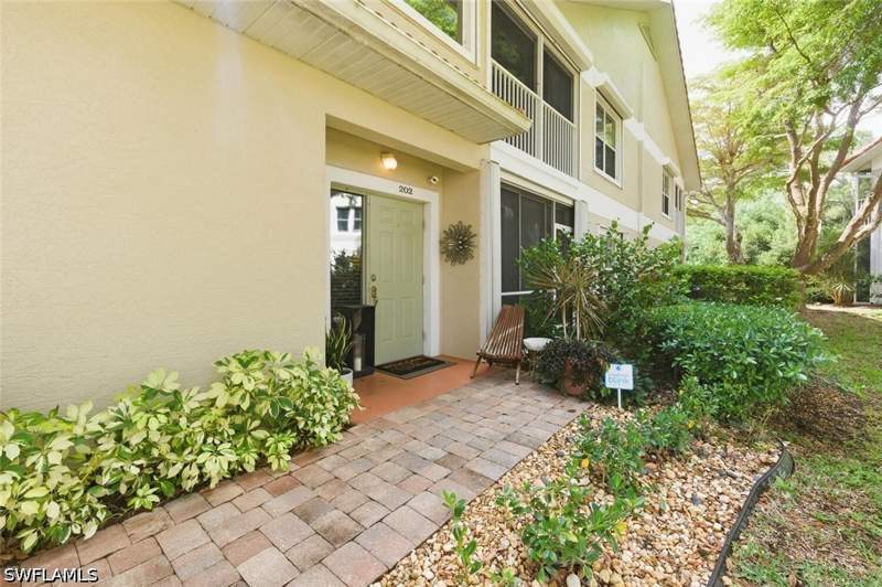 3 bedroom Condominium at 5330 Andover Dr 202, Cypress Pointe At Carlton Lakes, Naples — photo 3