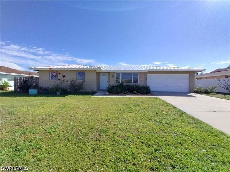 4 bedroom SingleFamilyResidence at 1614 S Flossmoor Rd, Cypress Lake Estates, Fort Myers — photo 1
