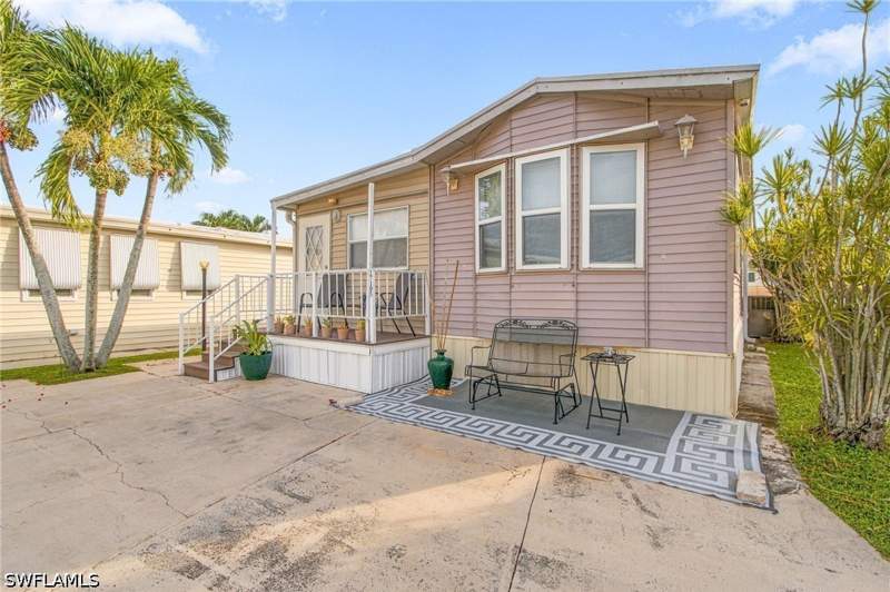 2 bedroom ManufacturedHome at 17195 Fostoria Ln, Granada Lakes Adult Rv Resort, Fort Myers — photo 3