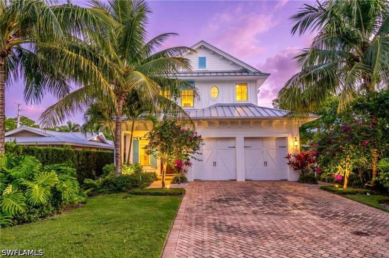 5 bedroom SingleFamilyResidence at 723 Myrtle Ter, Myrtle Terrace, Naples — photo 1