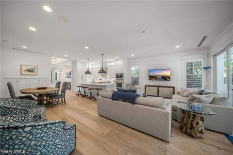 723 Myrtle Ter, Naples FL - photo 16 of 43