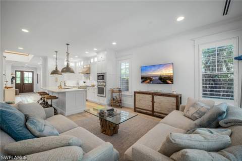 723 Myrtle Ter, Naples FL - photo 18 of 43