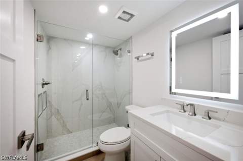 6985 Dennis Cir 204, Naples FL - photo 20 of 40