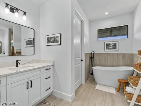 423 S Barfield Dr, Marco Island FL - photo 8 of 28
