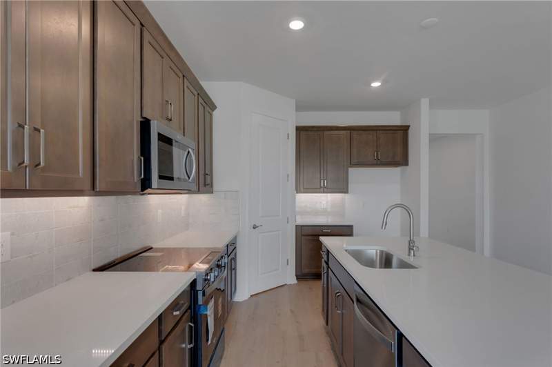 3 bedroom SingleFamilyResidence at 16947 Squirrel Branch Ln, Country Club, Alva — photo 5