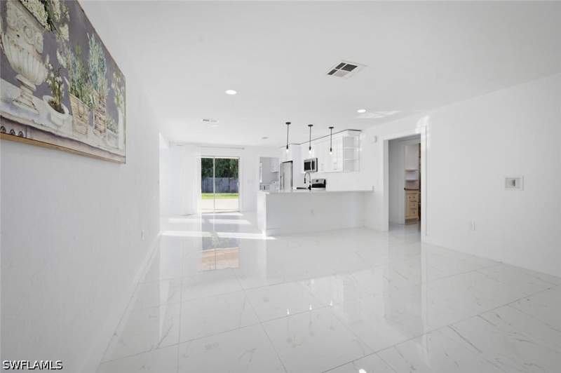 2 bedroom SingleFamilyResidence at 862 99th Ave N, Naples Park, Naples — photo 2