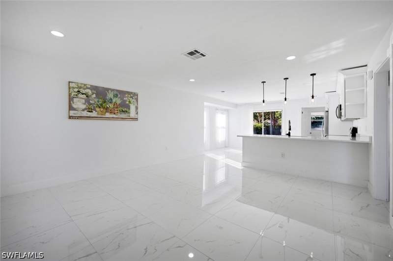 2 bedroom SingleFamilyResidence at 862 99th Ave N, Naples Park, Naples — photo 3