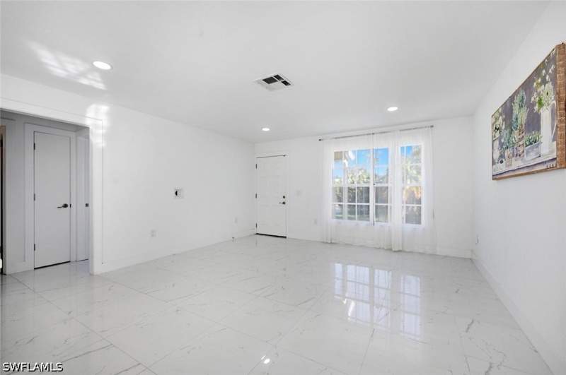 2 bedroom SingleFamilyResidence at 862 99th Ave N, Naples Park, Naples — photo 4