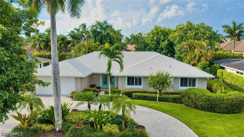 4 bedroom SingleFamilyResidence at 675 Harbour Dr, Moorings, Naples — photo 3