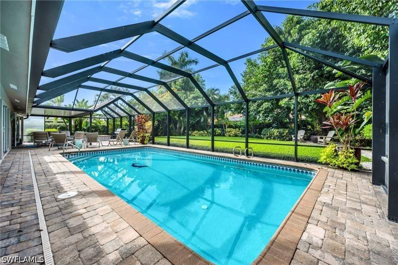 4 bedroom SingleFamilyResidence at 675 Harbour Dr, Moorings, Naples — photo 5