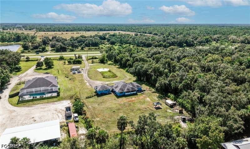 4 bedroom SingleFamilyResidence at 18931 Palm Beach Blvd, Alva, Alva — photo 4