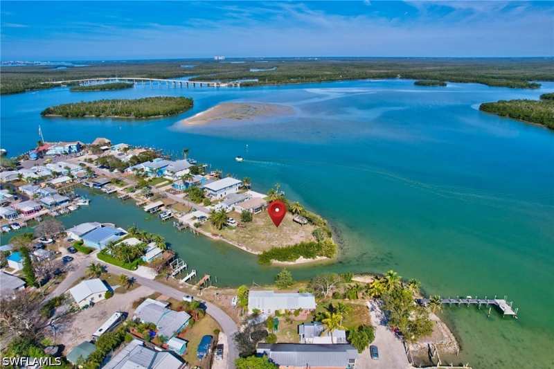 2 bedroom SingleFamilyResidence at 105 Bayshore Way, Goodland Heights, Collier County — photo 1