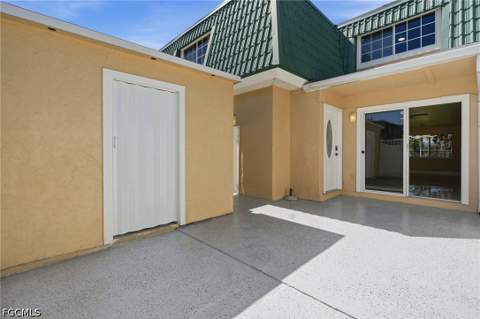 5837 Whiting Ct, Fort Myers FL - photo 9 of 37