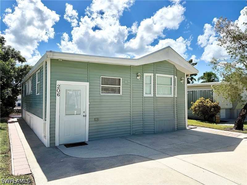 1 bedroom ManufacturedHome at 206 Cheetah Dr 206, Imperial Wilderness, Naples — photo 1