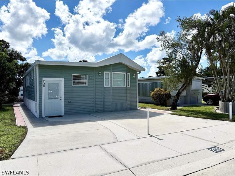 1 bedroom ManufacturedHome at 206 Cheetah Dr 206, Imperial Wilderness, Naples — photo 2