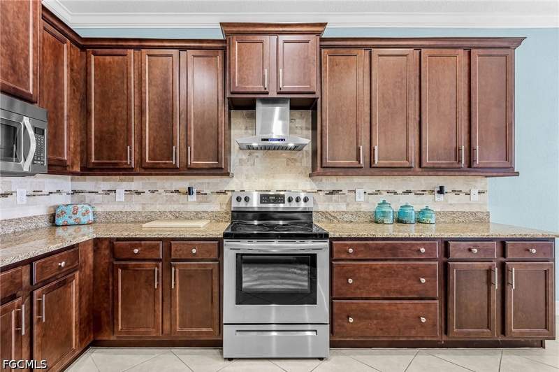 2 bedroom SingleFamilyResidence at 11221 Sparkleberry Dr, Botanica Lakes, Fort Myers — photo 3