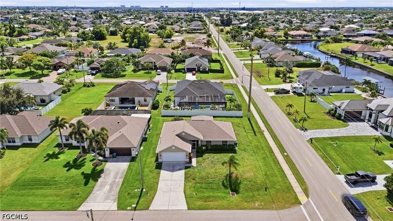 4 bedroom SingleFamilyResidence at 1922 SW 27th St, Cape Coral, Cape Coral — photo 3