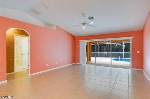 110 NW 25th Ter, Cape Coral FL - photo 7 of 33