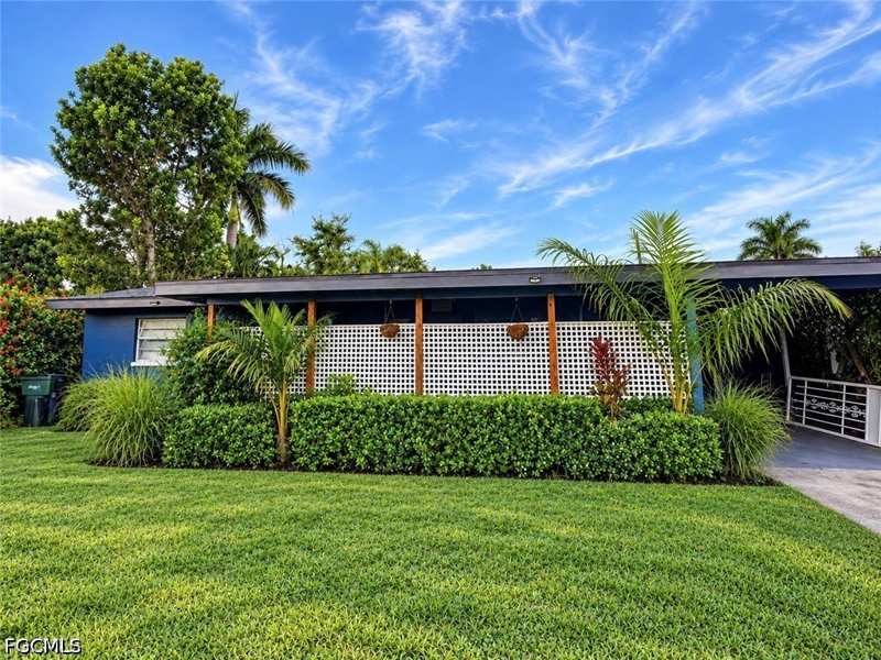 3 bedroom SingleFamilyResidence at 1447 Byron Rd, McGregor Groves, Fort Myers — photo 1