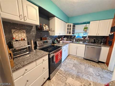 1447 Byron Rd, Fort Myers FL - photo 9 of 27