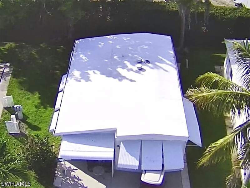 1 bedroom ManufacturedHome at 433 Cheetah Dr 433, Imperial Wilderness, Naples — photo 2