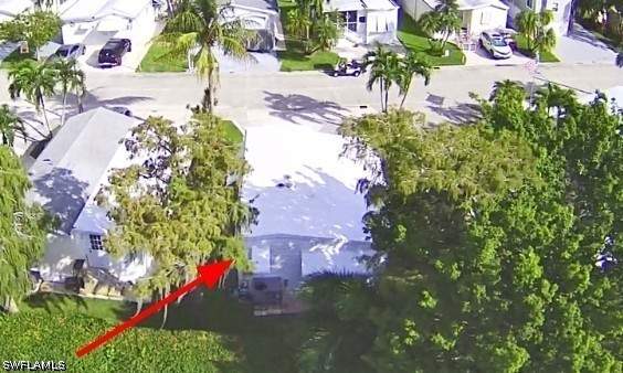 1 bedroom ManufacturedHome at 433 Cheetah Dr 433, Imperial Wilderness, Naples — photo 4