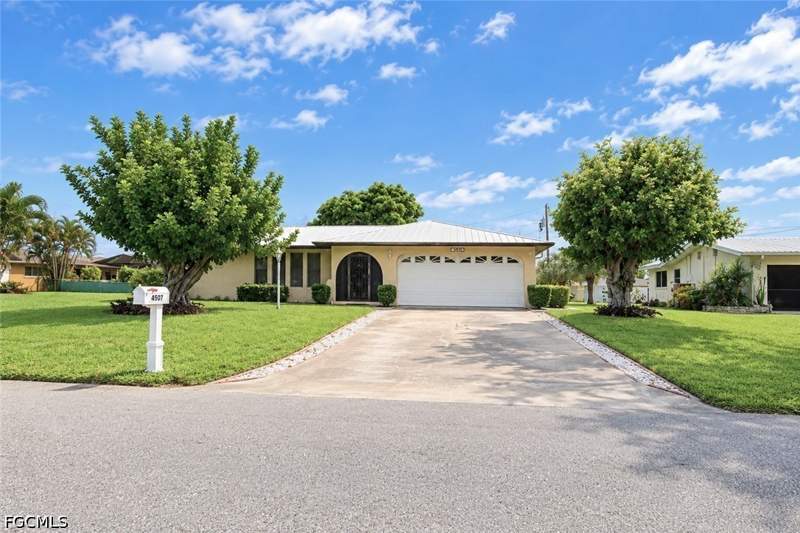 3 bedroom SingleFamilyResidence at 4507 SE 9th Pl, Cape Coral, Cape Coral — photo 2