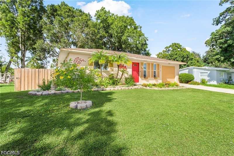 2 bedroom SingleFamilyResidence at 2073 E Tobago Cir, Fort Myers Shores, Fort Myers — photo 1