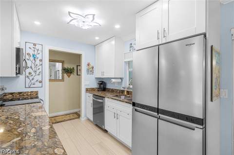 2073 E Tobago Cir, Fort Myers FL - photo 11 of 35