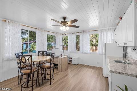 2073 E Tobago Cir, Fort Myers FL - photo 19 of 35