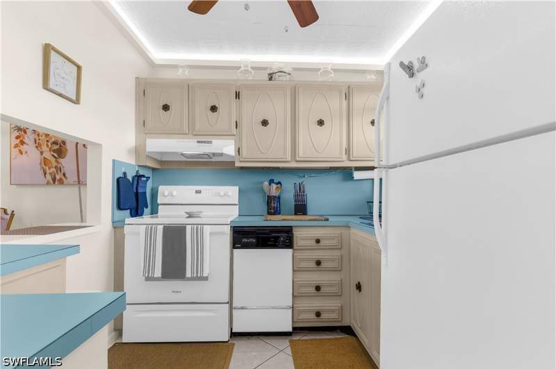 1 bedroom Condominium at 150 Turtle Lake Ct 307, Turtle Lake Golf Colony, Naples — photo 4