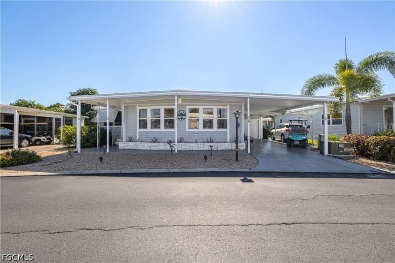 2 bedroom ManufacturedHome at 49 Nicklaus Blvd, Six Lakes Country Club, North Fort Myers — photo 2