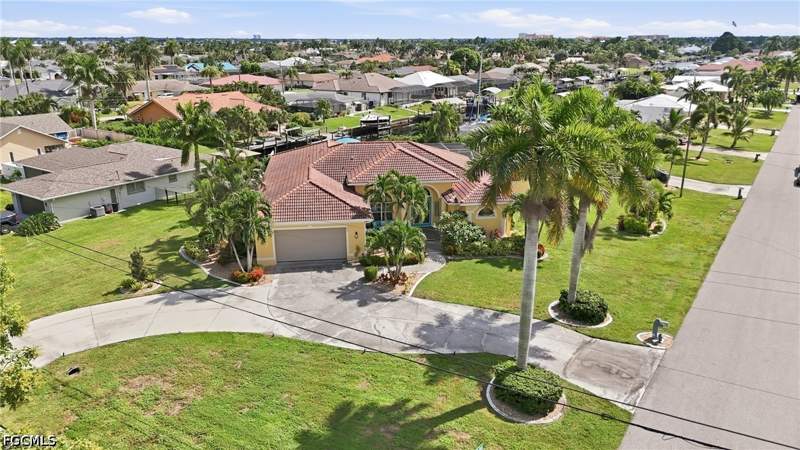 4 bedroom SingleFamilyResidence at 1804 Palaco Grande Pkwy, Cape Coral, Cape Coral — photo 5