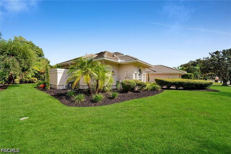 3 bedroom SingleFamilyResidence at 11521 Hampton Greens Dr, Hampton Greens, Fort Myers — photo 4