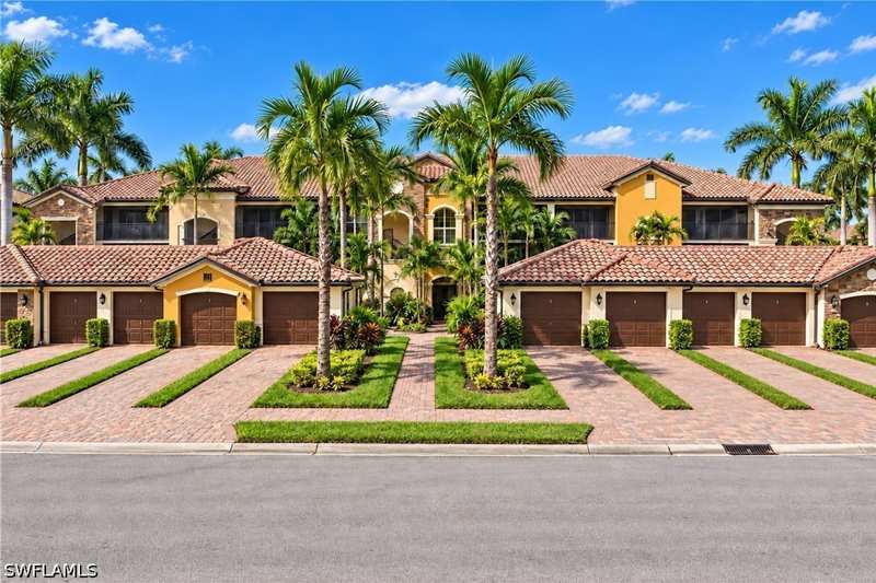 2 bedroom Condominium at 9521 Avellino Way 2422, Avellino, Naples — photo 1
