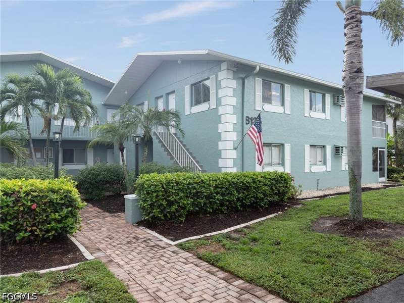 1 bedroom Condominium at 8135 Country Rd 206, Gladiolus Gardens Condo Assn, Fort Myers — photo 2
