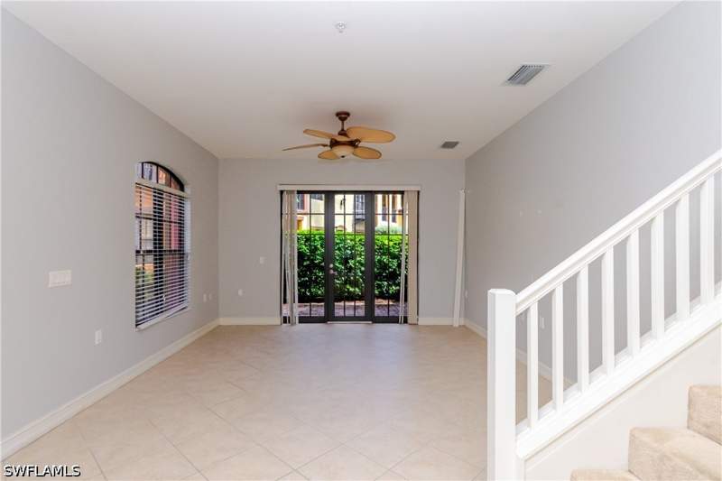 2 bedroom Detached at 9138 Chula Vista St 12703, Ole, Naples — photo 5