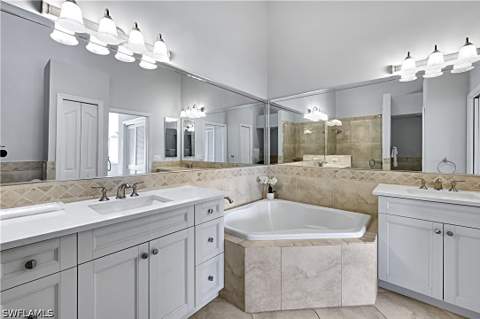 3560 Windjammer Cir 1104, Naples FL - photo 18 of 46