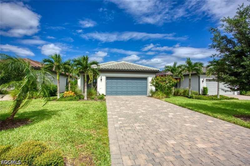 3 bedroom SingleFamilyResidence at 20032 Kingmont Dr, Verdana Village, Estero — photo 1