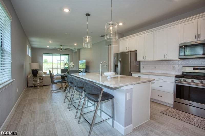 3 bedroom SingleFamilyResidence at 20032 Kingmont Dr, Verdana Village, Estero — photo 2