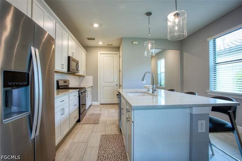 3 bedroom SingleFamilyResidence at 20032 Kingmont Dr, Verdana Village, Estero — photo 4