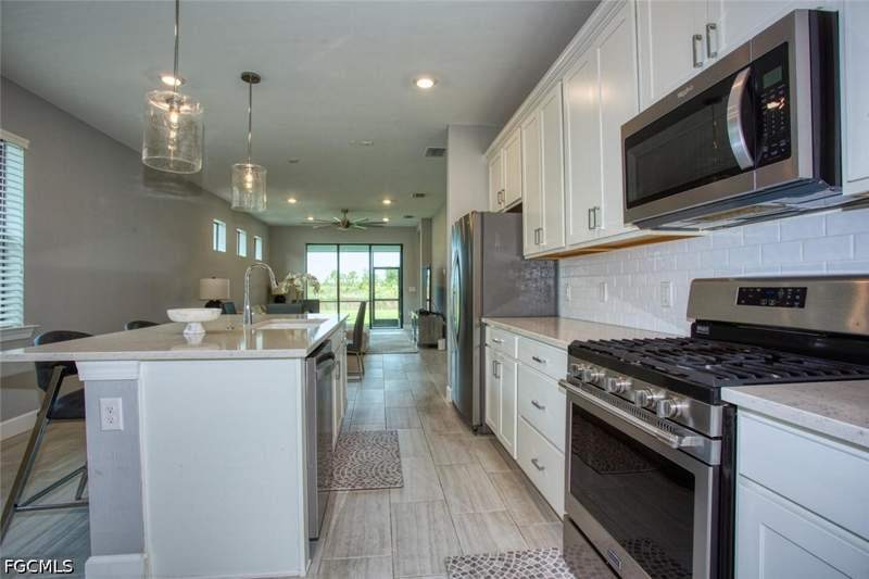3 bedroom SingleFamilyResidence at 20032 Kingmont Dr, Verdana Village, Estero — photo 5