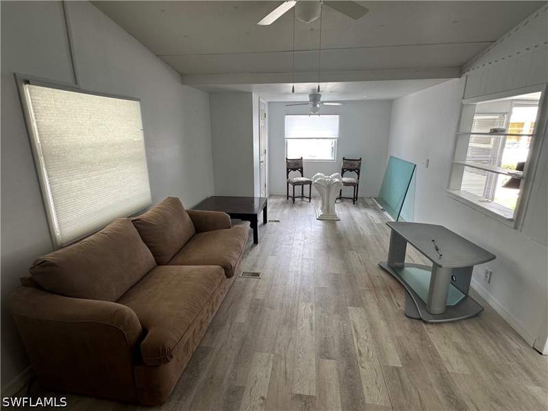 2 bedroom ManufacturedHome at 104 Moorhead Mnr, Moorhead Manor, Naples — photo 4