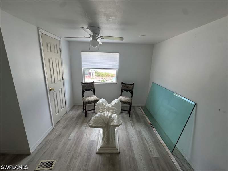 2 bedroom ManufacturedHome at 104 Moorhead Mnr, Moorhead Manor, Naples — photo 5