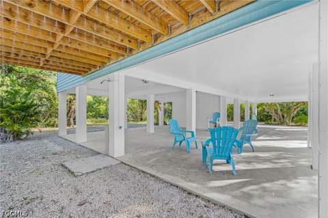 203 Chapel St, Fort Myers Beach FL - photo 6 of 44