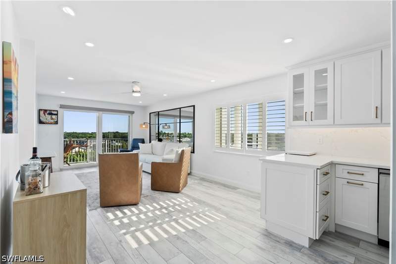 2 bedroom Condominium at 1300 Gulf Shore Blvd N 703, Del Mar, Naples — photo 2
